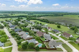 121 Daisey Ln, Justin, TX 76247 - Photo 4