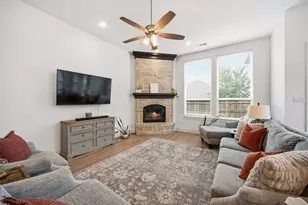 346 Windsor St, Waxahachie, TX 75165 - Photo 6