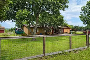142 Hill Rd, Ferris, TX 75125 - Photo 2
