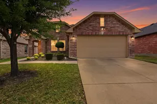 1417 Lone Pine Dr, Little Elm, TX 75068 - Photo 4