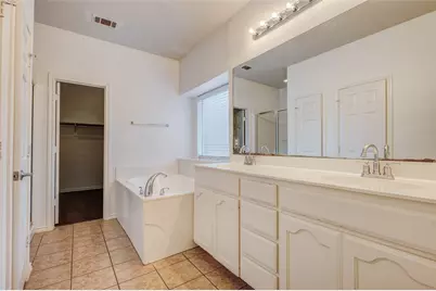 7048 Summit Parc Drive, Dallas, TX 75249 - Photo 14
