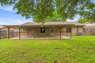 1414 W Torrey St, Granbury, TX 76048 - Photo 26