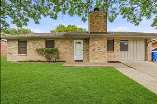 1414 W Torrey St, Granbury, TX 76048 - Photo 2