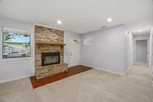 1414 W Torrey St, Granbury, TX 76048 - Photo 8