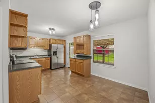 1414 W Torrey St, Granbury, TX 76048 - Photo 14
