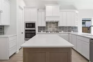 300 Spruce Brook Dr, McKinney, TX 75071 - Photo 2