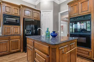 912 Walnut Falls Cir, Mansfield, TX 76063 - Photo 12