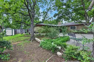 1808 E Cedar Elm Dr, Arlington, TX 76012 - Photo 30