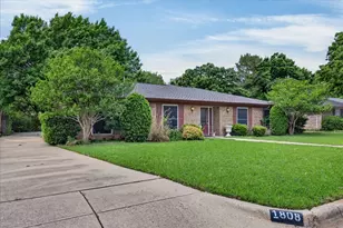 1808 E Cedar Elm Dr, Arlington, TX 76012 - Photo 22