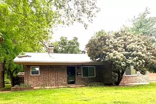 501 W College St, Rising Star, TX 76471 - Photo 2