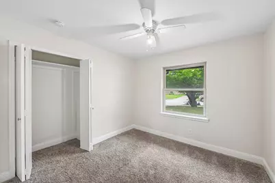 402 W Springdale Lane, Grand Prairie, TX 75052 - Photo 18