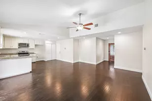 402 W Springdale Ln, Grand Prairie, TX 75052 - Photo 2