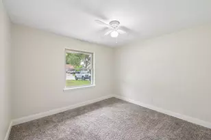 402 W Springdale Ln, Grand Prairie, TX 75052 - Photo 20