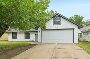 402 W Springdale Ln, Grand Prairie, TX 75052 - Photo 4