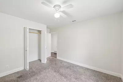 402 W Springdale Lane, Grand Prairie, TX 75052 - Photo 12