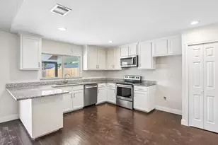 402 W Springdale Ln, Grand Prairie, TX 75052 - Photo 8