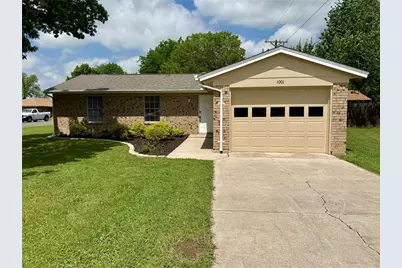 1001 Parkwood Court, Gainesville, TX 76240 - Photo 1
