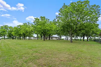 341 Reast Road, Whitesboro, TX 76273 - Photo 32