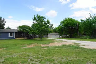 2315 Balboa Ct, Granbury, TX 76048 - Photo 4