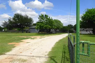 2315 Balboa Ct, Granbury, TX 76048 - Photo 2