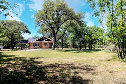 506 W San Saba Street, Wortham, TX 76693 - Photo 16