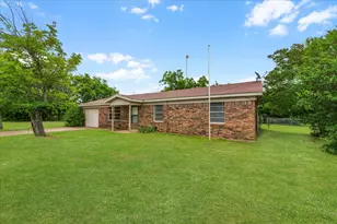 110 Lora Ln, Weatherford, TX 76088 - Photo 4