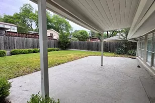 9551 Highedge Dr, Dallas, TX 75238 - Photo 36