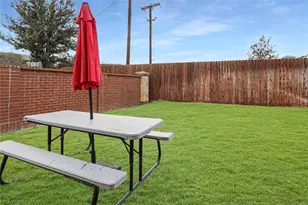 100 Creek Terrace Dr, Saginaw, TX 76131 - Photo 14