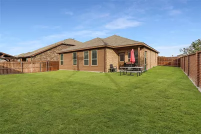 100 Creek Terrace Drive, Saginaw, TX 76131 - Photo 2