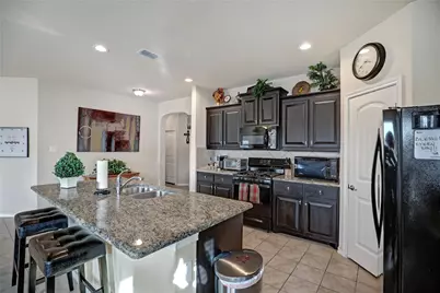 100 Creek Terrace Drive, Saginaw, TX 76131 - Photo 4