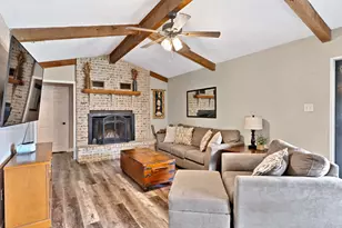 170 Clover Ln, Decatur, TX 76234 - Photo 4