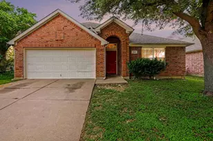 633 Horn St, Crowley, TX 76036 - Photo 28