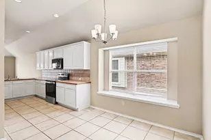 633 Horn St, Crowley, TX 76036 - Photo 2