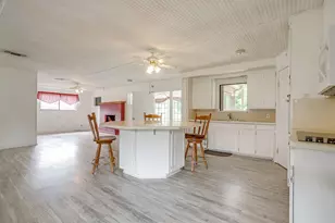 211 Cottonwood St, Weatherford, TX 76086 - Photo 4