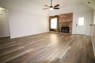 812 Mockingbird St, Bonham, TX 75418 - Photo 4