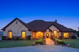 25452 Williams Dr, Justin, TX 76247 - Photo 2