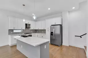 2450 N Garrett Ave, Dallas, TX 75206 - Photo 2
