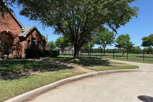 5425 Wood Creek Ln, Garland, TX 75044 - Photo 4