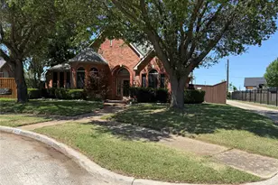 5425 Wood Creek Ln, Garland, TX 75044 - Photo 2