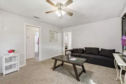 305 Claude Avenue, Cleburne, TX 76031 - Photo 4