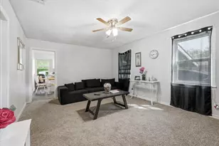 305 Claude Ave, Cleburne, TX 76031 - Photo 2