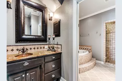 1608 Rivercrest Court, Fort Worth, TX 76107 - Photo 32