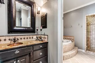 1608 Rivercrest Ct, Fort Worth, TX 76107 - Photo 32