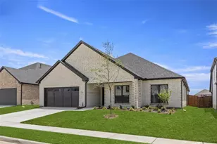 304 Community Dr, Lavon, TX 75166 - Photo 2