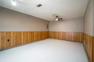 319 S Rogers St, Covington, TX 76636 - Photo 12
