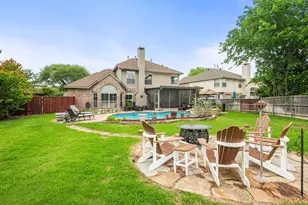 2735 Creek Crossing Dr, McKinney, TX 75072 - Photo 2