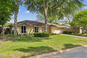 7016 Briardale Dr, North Richland Hills, TX 76182 - Photo 2