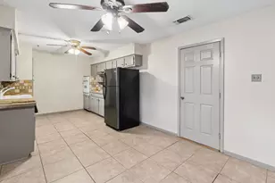 7016 Briardale Dr, North Richland Hills, TX 76182 - Photo 10