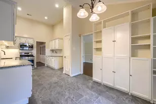 445 Trail View Ln, Garland, TX 75043 - Photo 4
