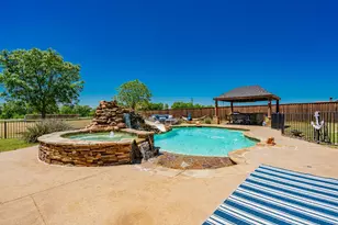 12176 Livingston Way, Talty, TX 75126 - Photo 2